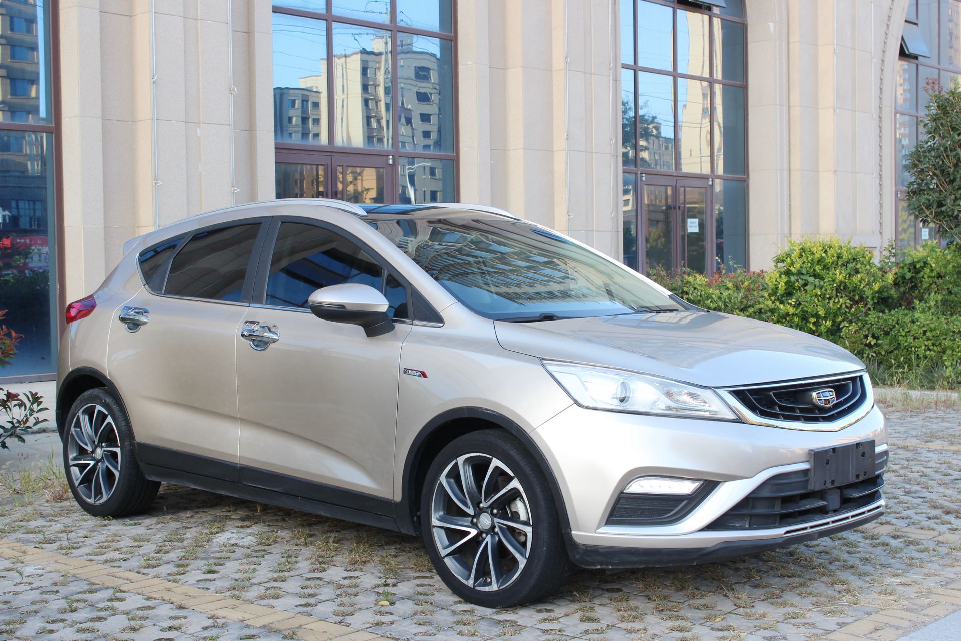 GEELY Emgrand GS 2016 car image #3