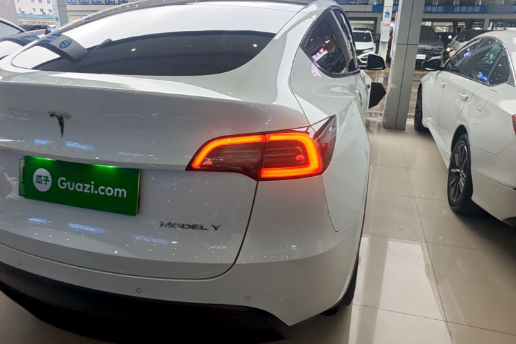 Tesla Model Y 2022 #8 Tesla Model Y 2022 immagine di auto #8