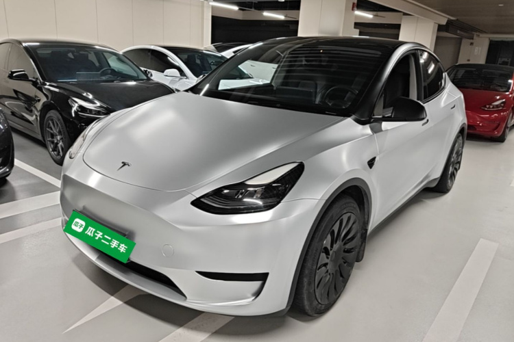 Tesla Model Y 2022 car image #2