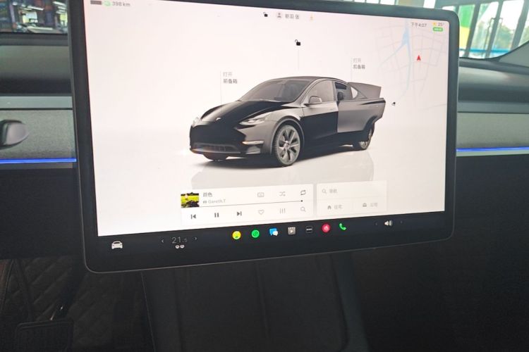 Tesla Model Y 2023 #13 Tesla Model Y 2023 car image #13