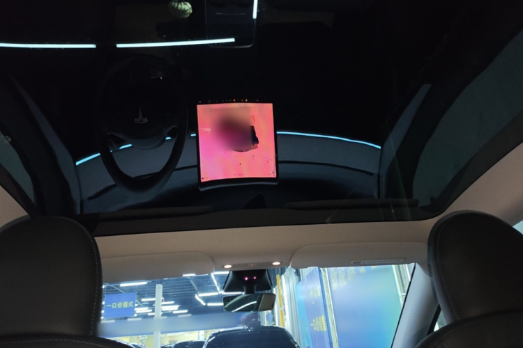Tesla Model Y 2023 car image #20