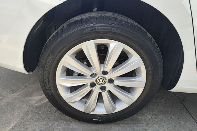 Volkswagen Bora 2023 car image #10
