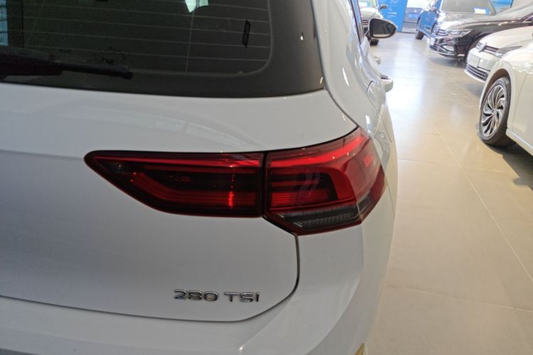 Volkswagen Golf 2024 car image #8