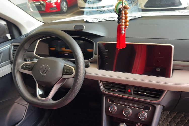 Volkswagen Tharu 2024 car image #12