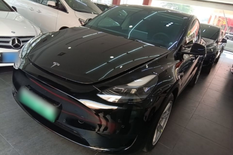 Tesla Model Y 2023 #2 Tesla Model Y 2023 car image #2