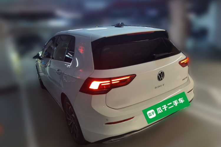 Volkswagen Golf 2022 car image #5