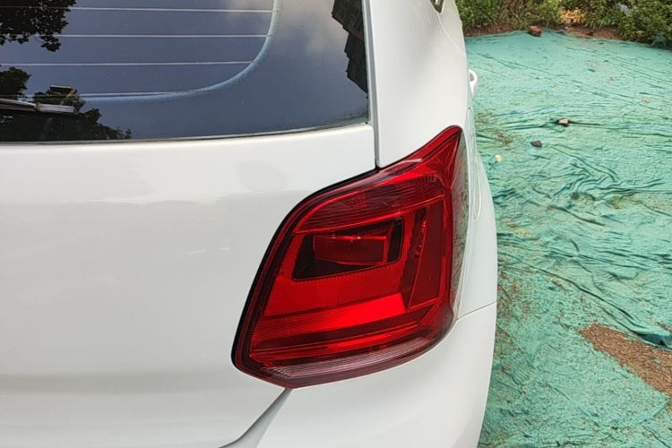 Volkswagen Polo 2018 car image #8