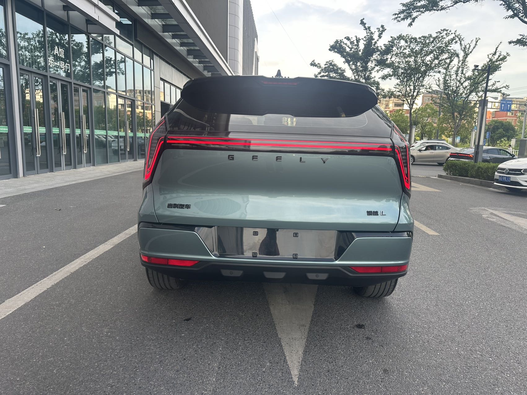 GEELY Boyue L 2025 car image #7