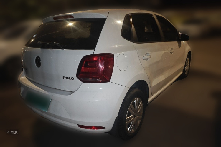 Volkswagen Polo 2015 car image #7