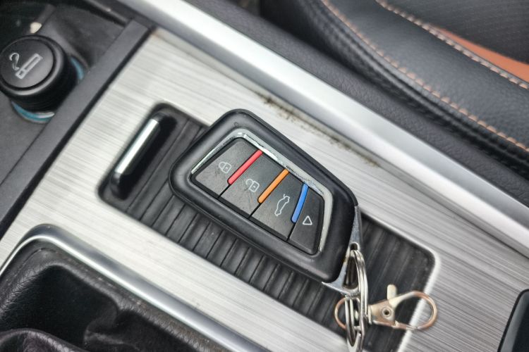 GEELY Vision X6 2016 immagine di auto #9