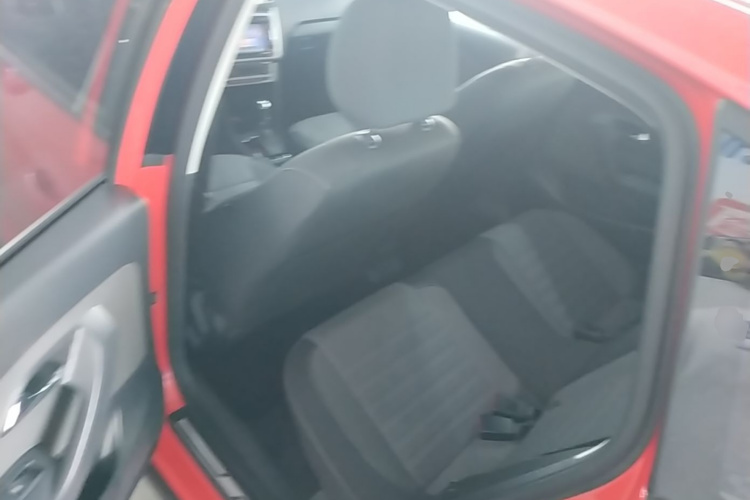 Volkswagen Polo 2015 car image #13