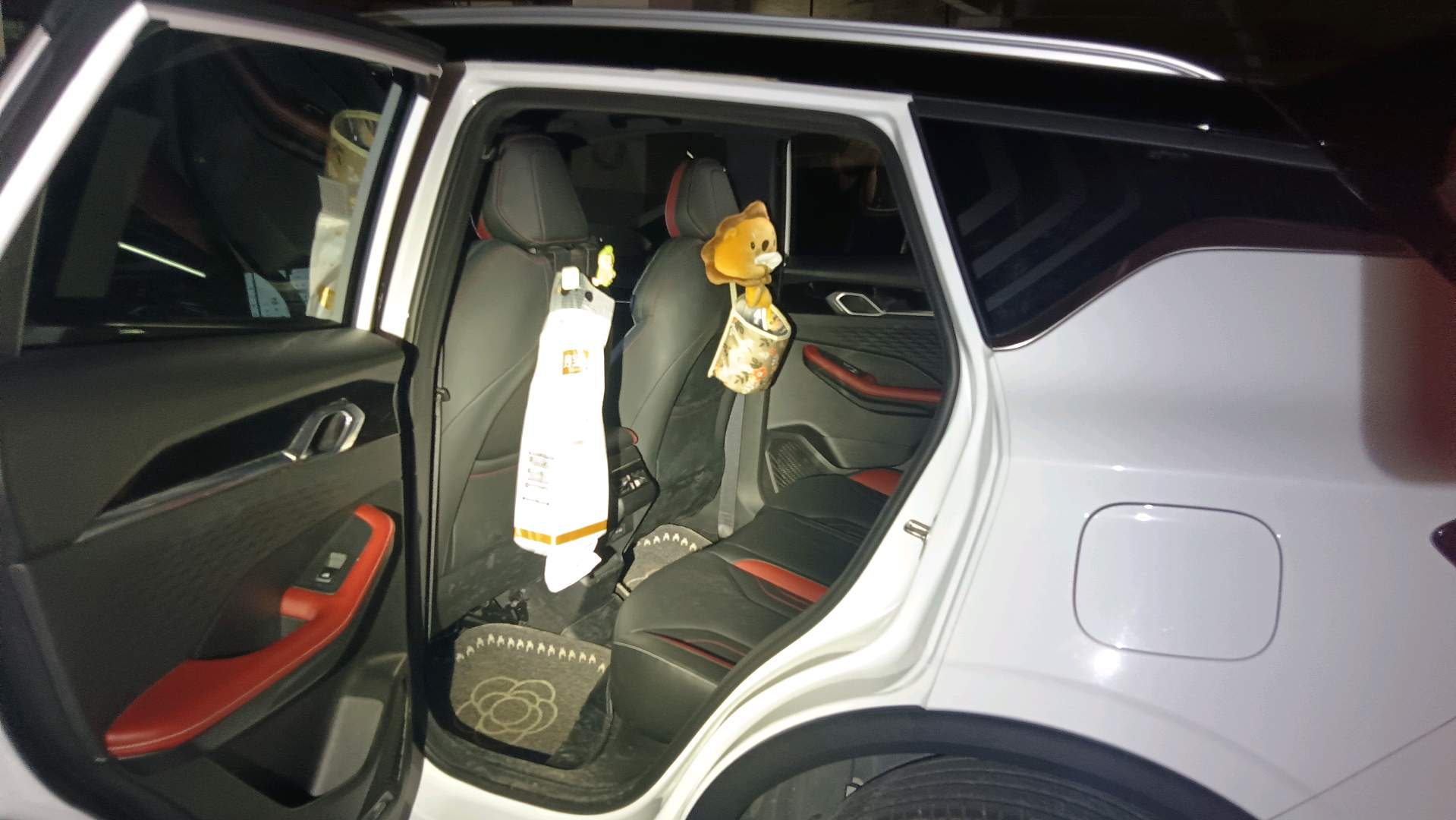 GEELY Coolray 2023 car image #4