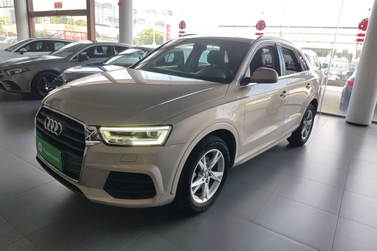 Audi Q3 2018 immagine di auto #2
