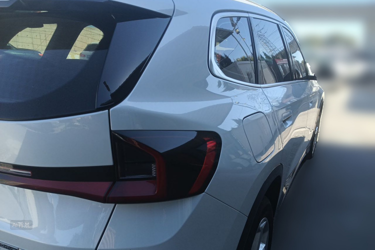 BMW X1 2024 car image #7