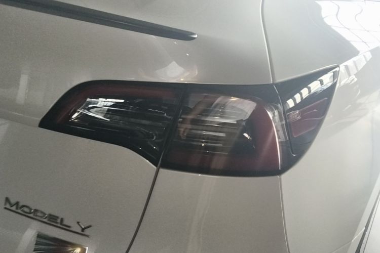 Tesla Model Y 2022 #8 Tesla Model Y 2022 car image #8