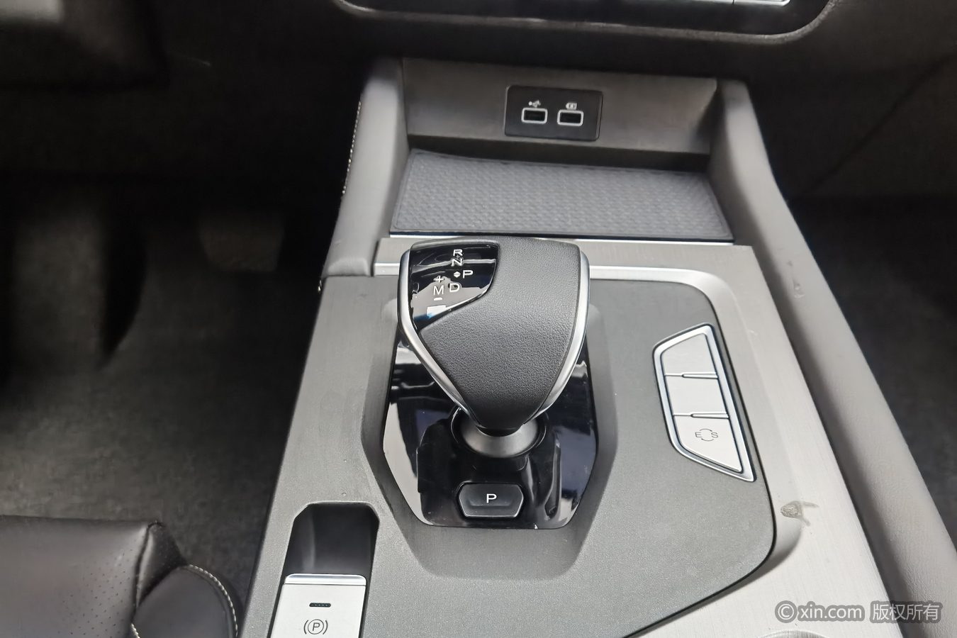 Soueast DX8 S 2023 car image #14