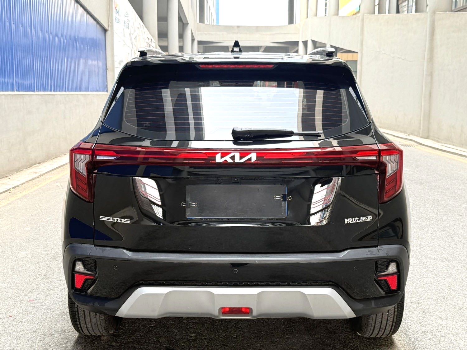 Kia Seltos 2023 car image #5