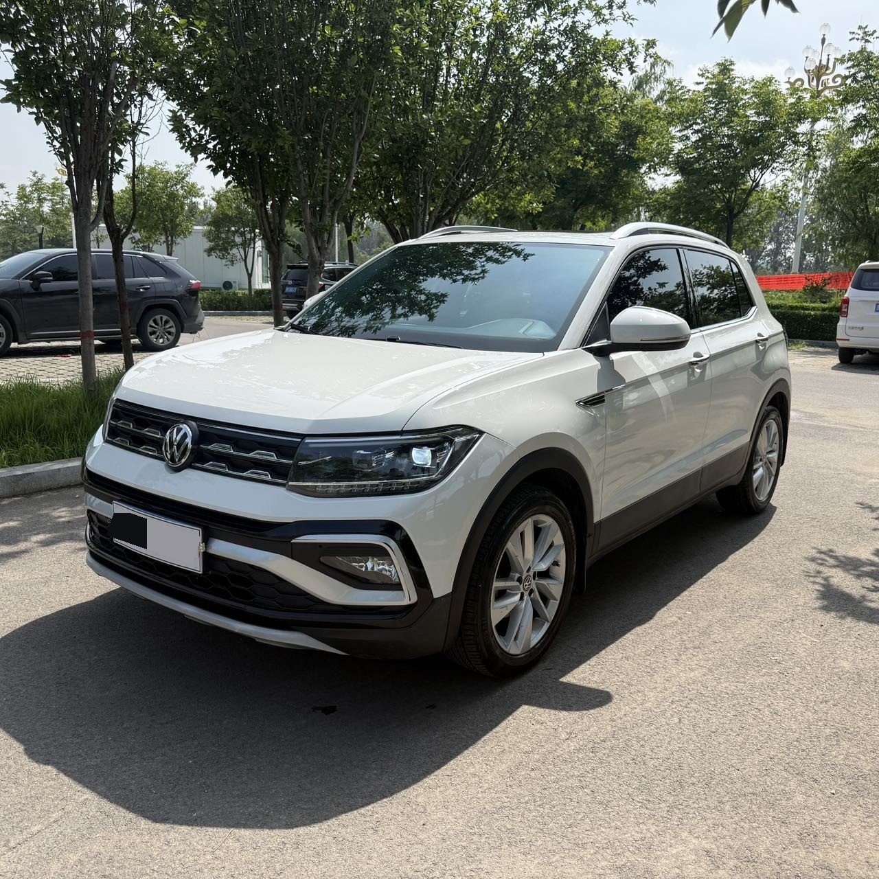 Volkswagen T-Cross 2019 Volkswagen T-Cross 2019 car image