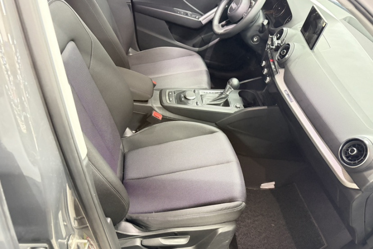 Audi Q3 2021 car image #24