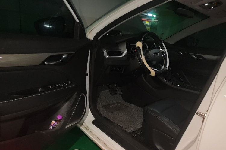 GEELY Emgrand 2019 #9 GEELY Emgrand 2019 car image #9