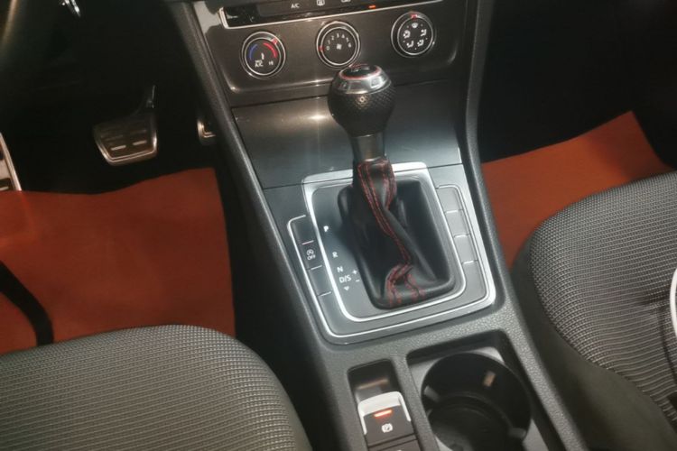 Volkswagen Golf 2019 #14 Volkswagen Golf 2019 car image #14