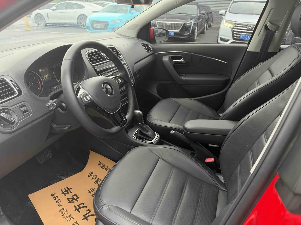 Volkswagen Polo 2016 car image #10