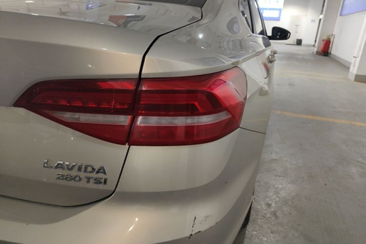 Volkswagen Lavida 2019 car image #8
