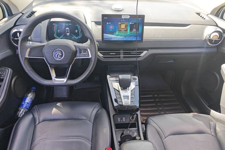 BYD Yuan New Energy 2020 #10 BYD Yuan New Energy 2020 изображение автомобиля #10