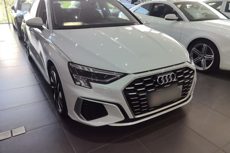 Audi A3 2024 صورة سيارة #4