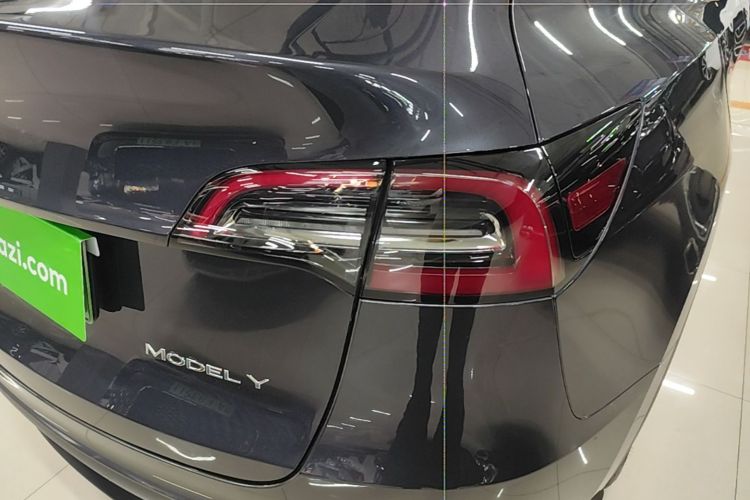 Tesla Model Y 2024 #8 Tesla Model Y 2024 car image #8