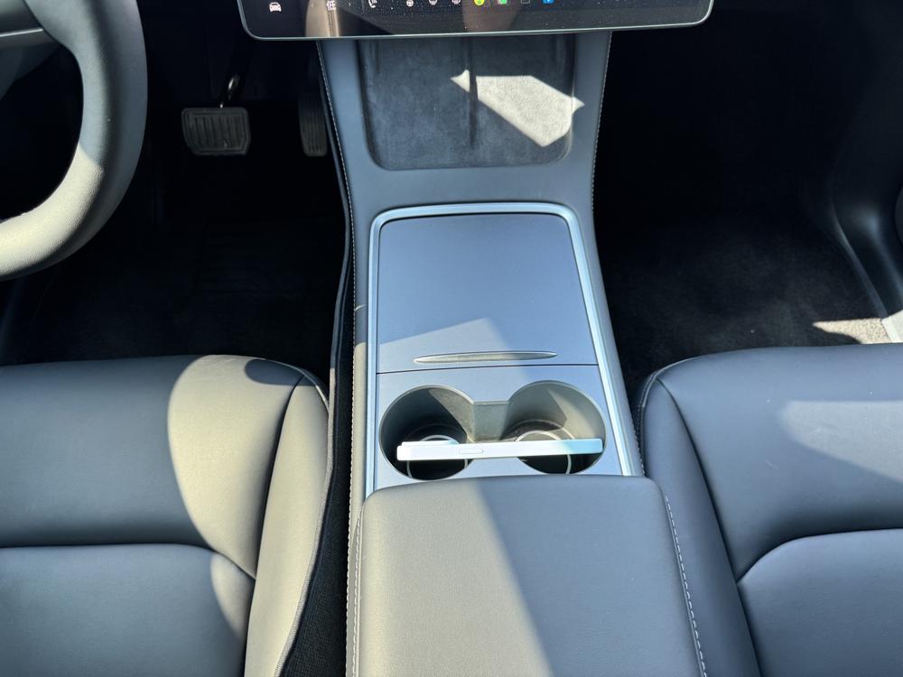 Tesla Model Y 2025 car image #14