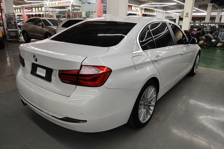 BMW 3 Series 2018 #7 BMW 3 Series 2018 car image #7