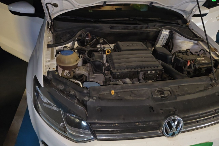 Volkswagen Polo 2018 car image #24