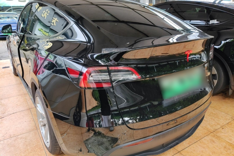 Tesla Model Y 2023 #5 Tesla Model Y 2023 car image #5