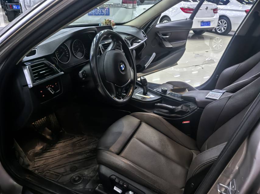 BMW 3 Series 2018 imagem de carro #4