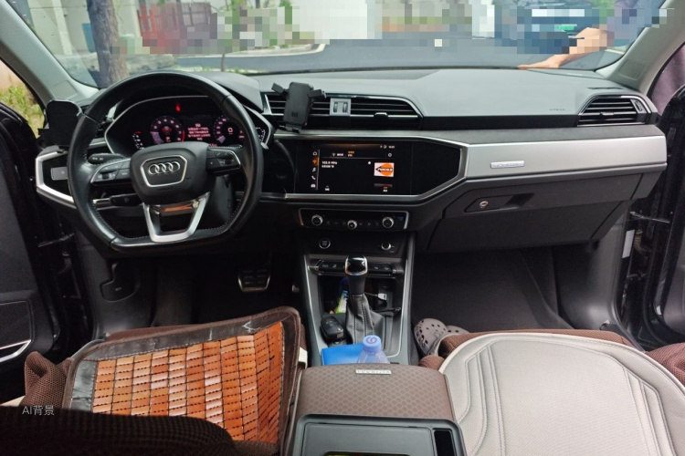 Audi Q3 2021 car image #11