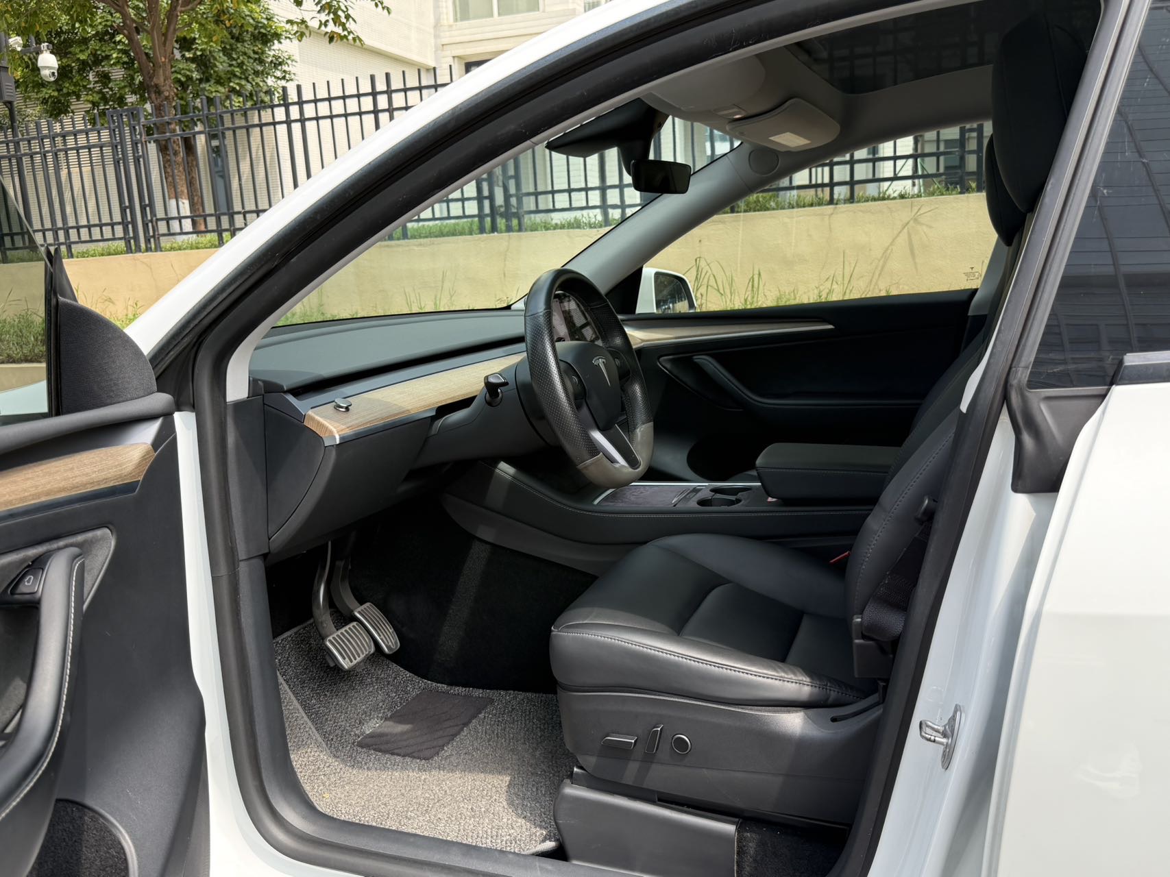Tesla Model Y 2021 #7 Tesla Model Y 2021 car image #7
