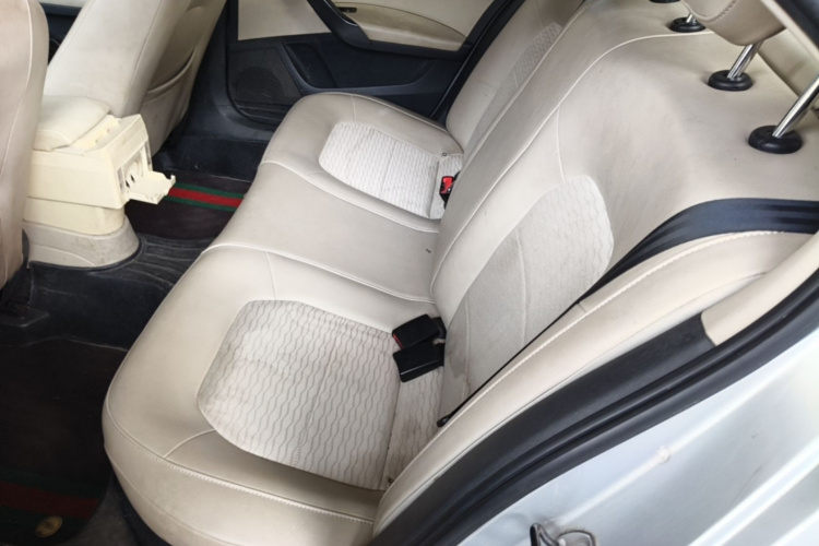 Skoda Rapid 2014 #17 Skoda Rapid 2014 image de voiture #17