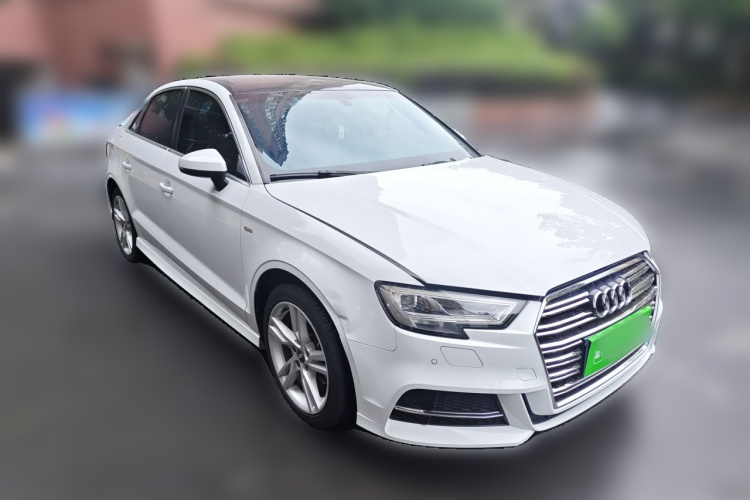 Audi A3 2019 car image #4