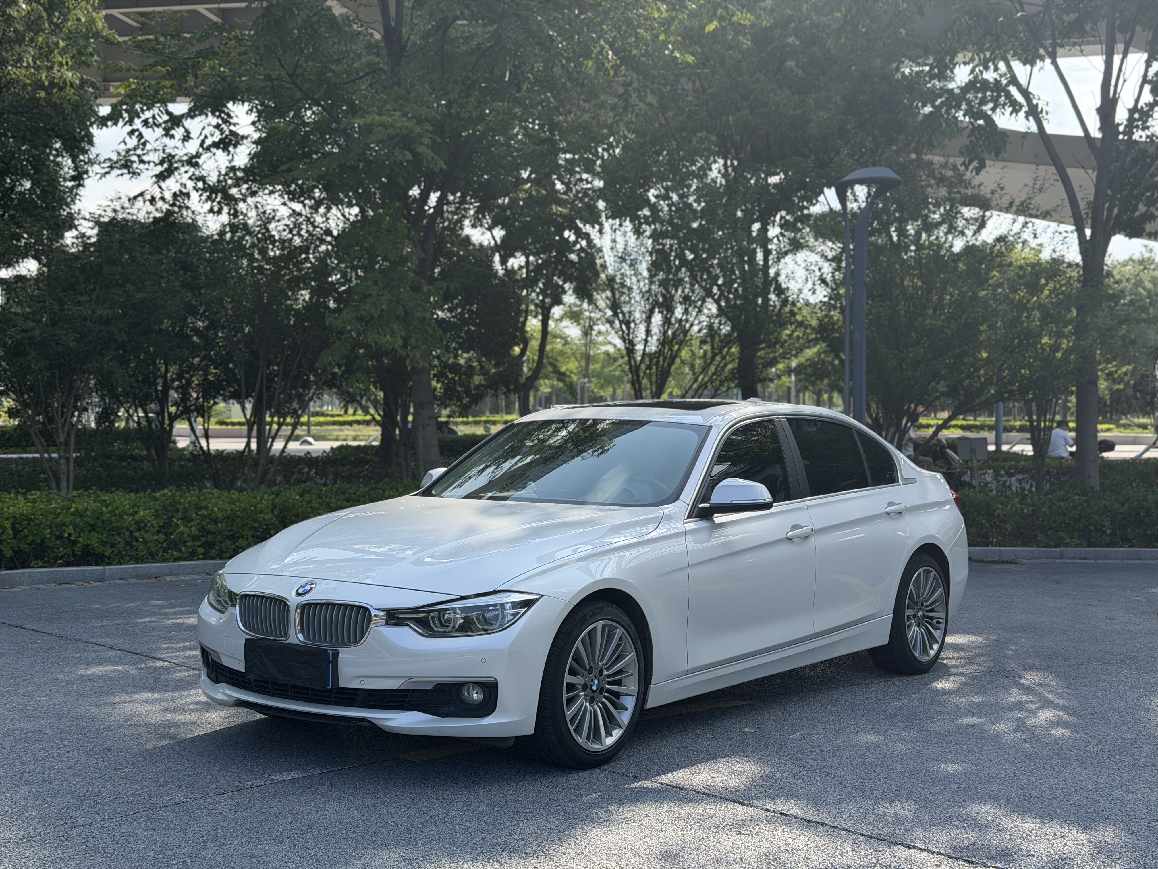 BMW 3 Series 2018 BMW 3 Series 2018 car image