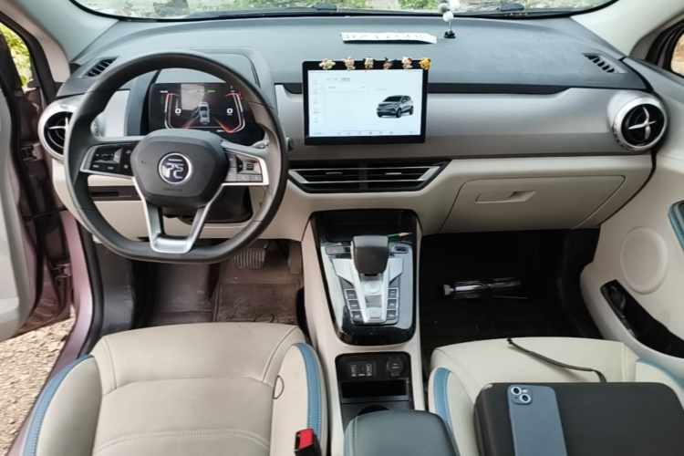 BYD Yuan Pro 2023 #10 BYD Yuan Pro 2023 изображение автомобиля #10