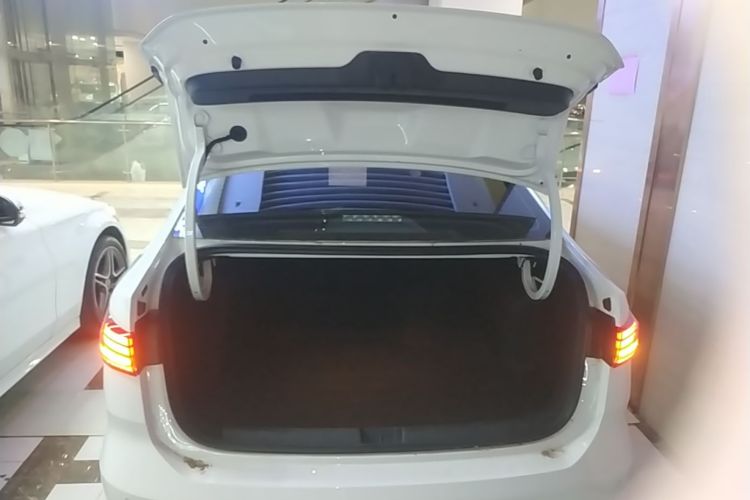 Volkswagen Lavida 2026 car image #19