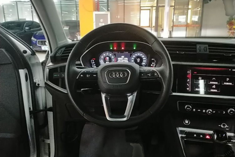 Audi Q3 2021 #11 Audi Q3 2021 car image #11