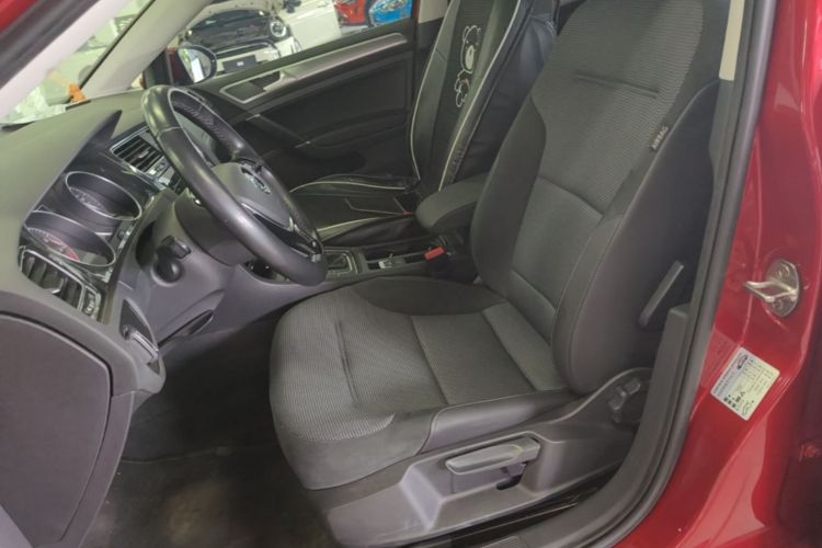 Volkswagen Golf 2020 car image #15