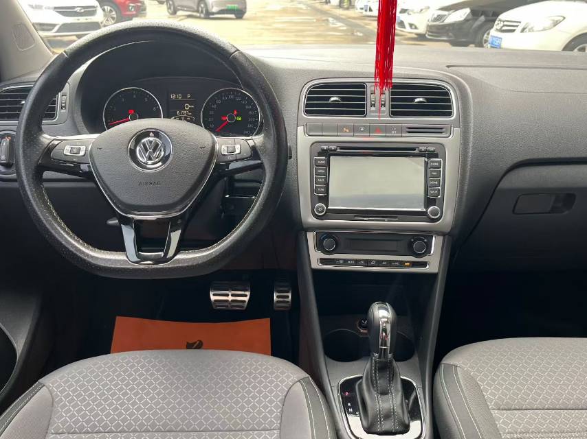 Volkswagen Polo 2015 صورة سيارة #7