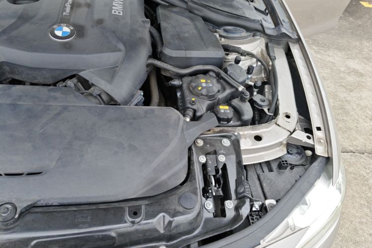 BMW 3 Series 2018 image de voiture #24