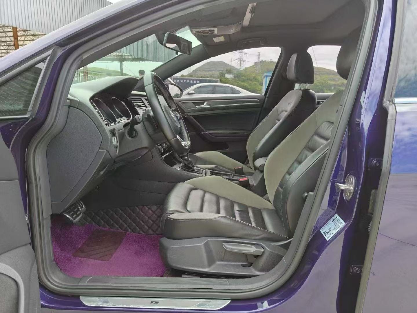 Volkswagen Golf 2018 car image #6
