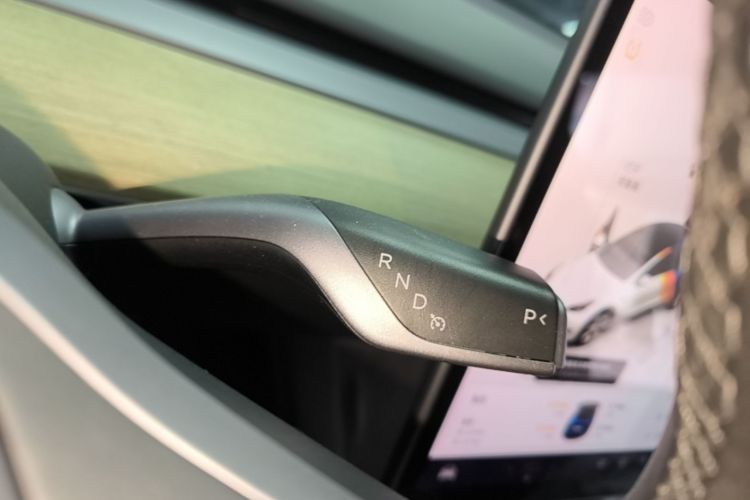 Tesla Model Y 2023 #14 Tesla Model Y 2023 car image #14