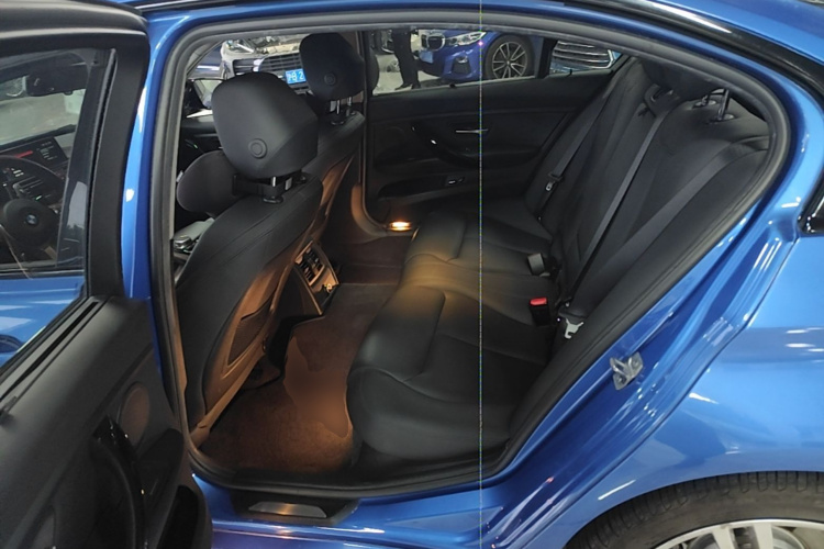 BMW 3 Series 2018 #17 BMW 3 Series 2018 car image #17