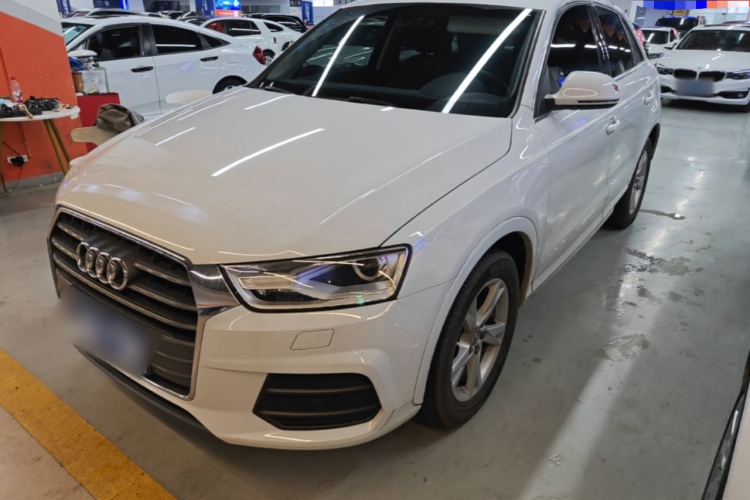 Audi Q3 2017 car image #2